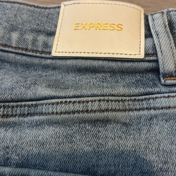 Express Mom Jean - SUPER HIGH RISE - 6 REGULAR - Picture 3 of 9